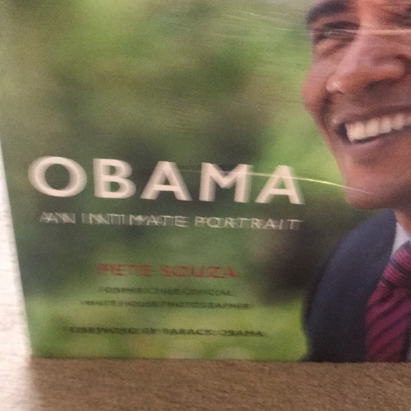 🌸NEW🌸 Obama Book: An Intimate Portrait By Pete Souza Sealed In Plastic - Picture 11 of 12